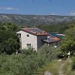 Apartment Karkavac - Scedro 8801A