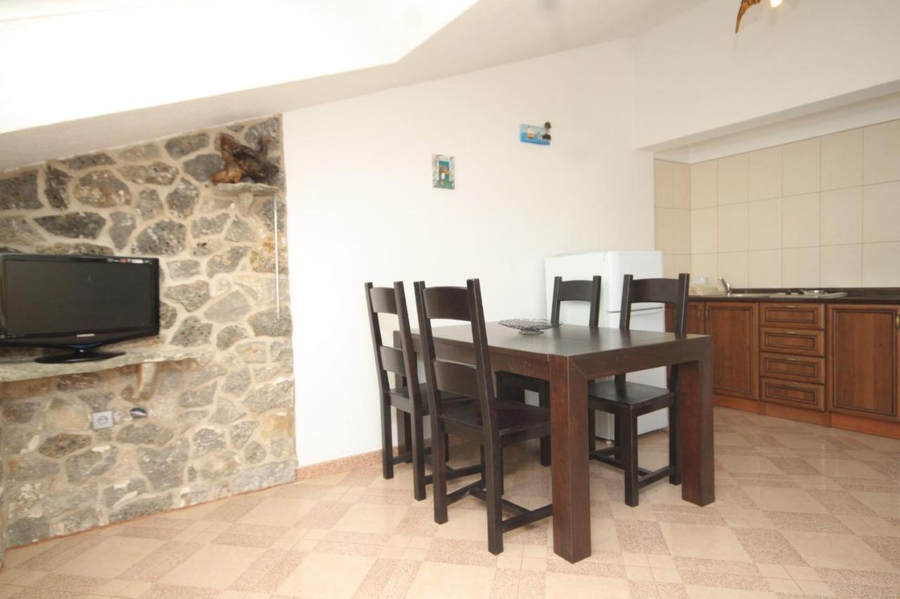 Apartment Karkavac - Scedro 8801a