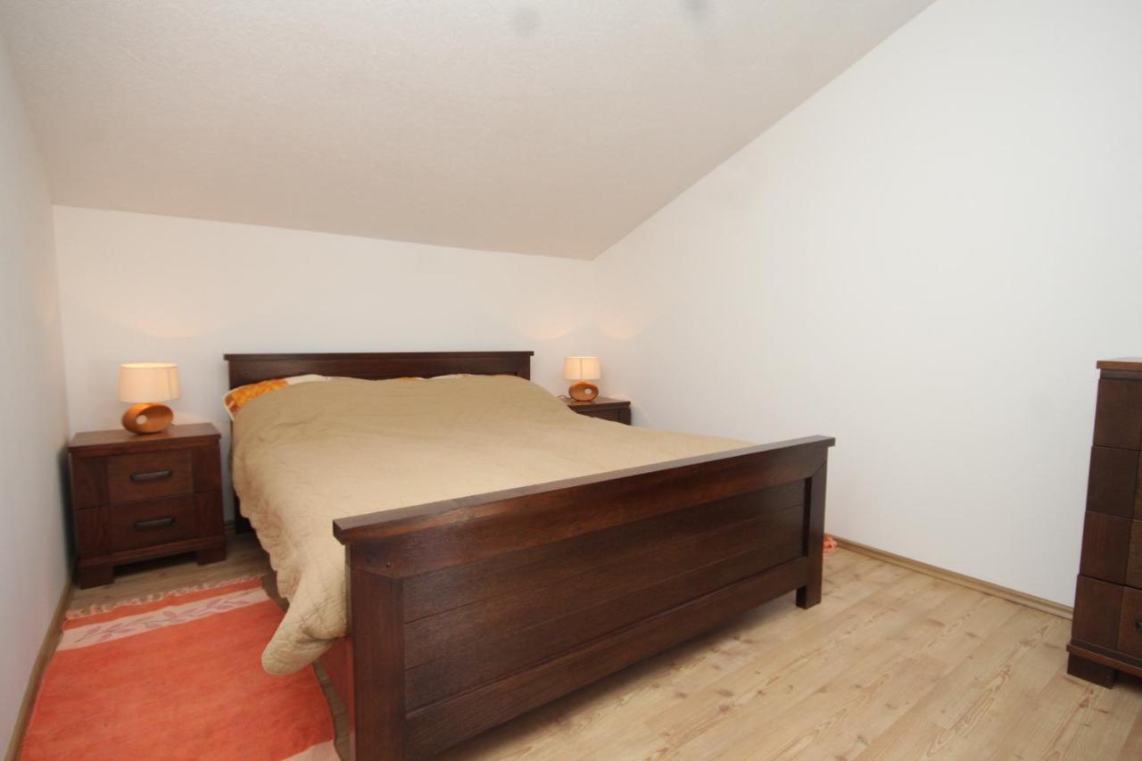 Apartment Karkavac - Scedro 8801a